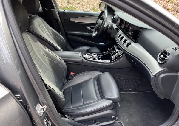 Mercedes-Benz Klasa E cena 82999 przebieg: 363000, rok produkcji 2018 z Rzeszów małe 704